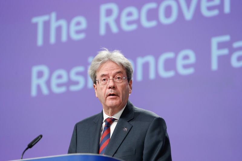 &copy; Reuters. FOTO DE ARCHIVO: El comisario europeo de Economía, Paolo Gentiloni, en Bruselas