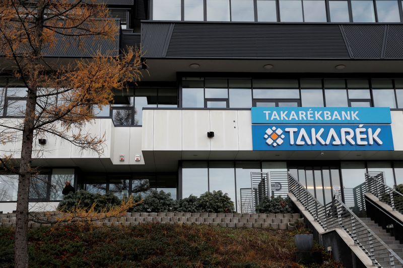 &copy; Reuters. FILE PHOTO: The headquarters of Hungary bank group Takarek is seen in Budapest