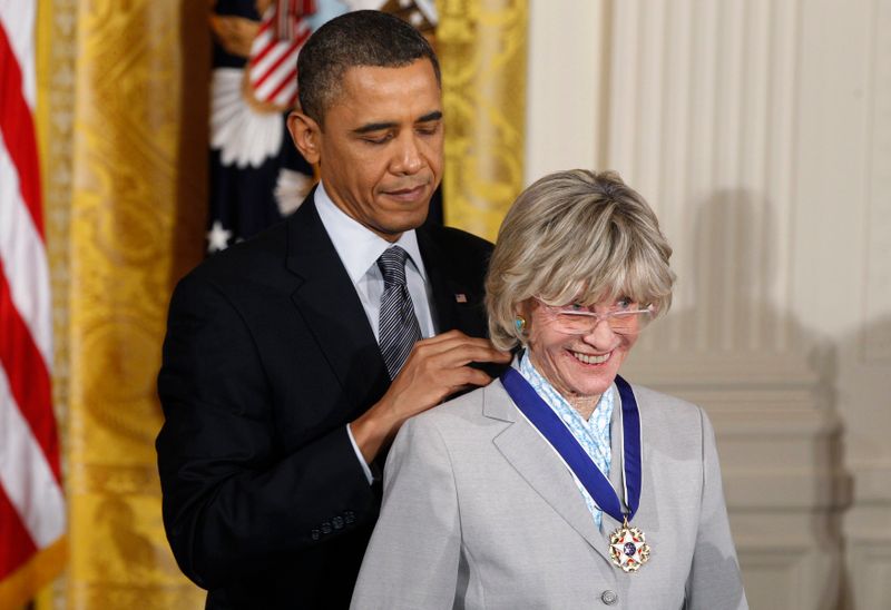 &copy; Reuters. U.S. President Obama awards Medal of Freedom recipient Smith during ceremony at White House in Washington