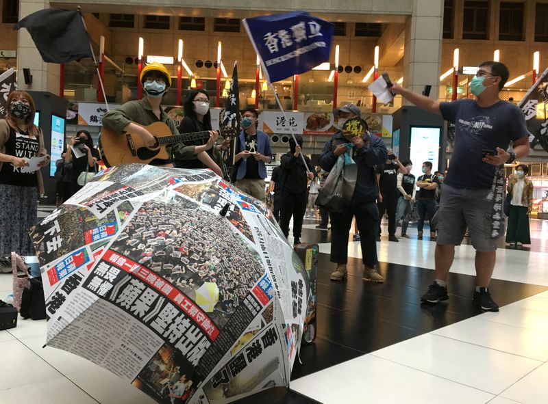 &copy; Reuters. 台湾、香港人受け入れの専門窓口7月に開設　就業や就学など支援