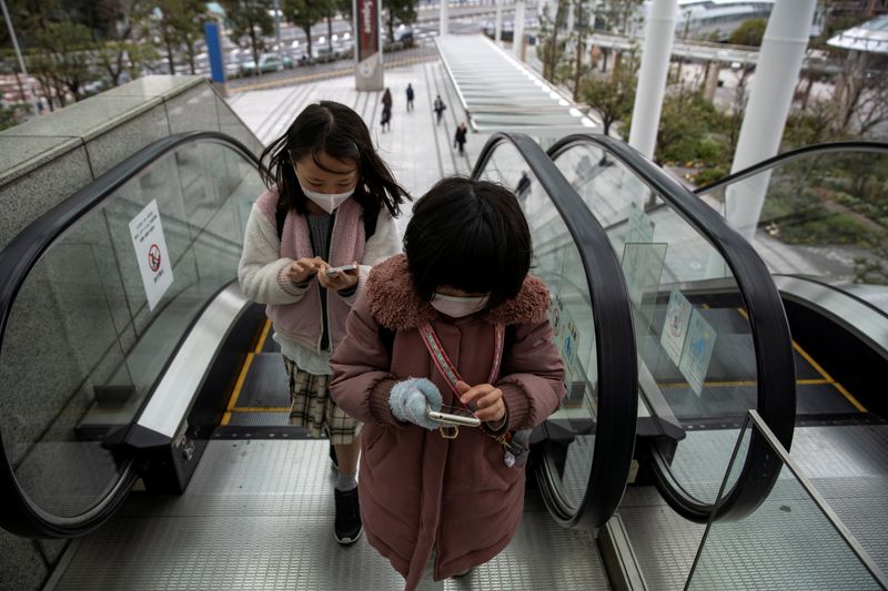 &copy; Reuters. اليابان ترفع قيود السفر الداخلي للمساعدة في إنعاش الاقتصاد