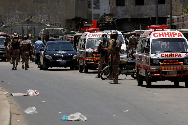 &copy; Reuters. مقتل 4 بينهم جنديان في 3 انفجارات في باكستان