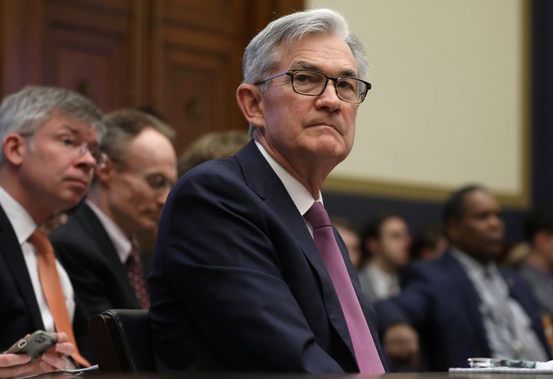 © Reuters. Federal Reserve Board Chairman Jerome Powell testifies before the House Financial Services Committee during a hearing featuring the semi-annual Monetary Policy Report, on Capitol Hill in Washington