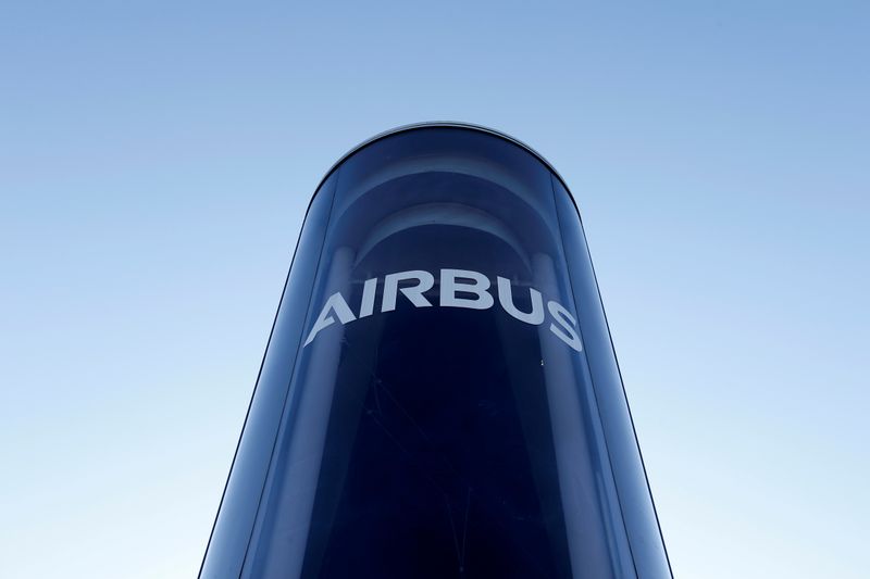 &copy; Reuters. FILE PHOTO: The Airbus logo is pictured at Airbus headquarters in Blagnac near Toulouse