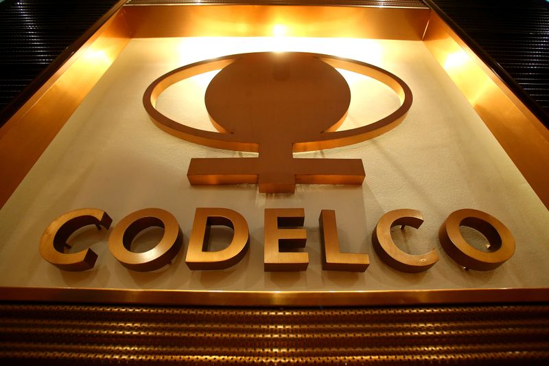 &copy; Reuters. El logo de Codelco en su casa matriz en Santiago