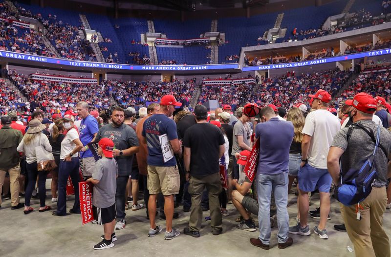 © Reuters. U.S. President Donald Trump holds his first re-election campaign rally in several months in Tulsa, Oklahoma