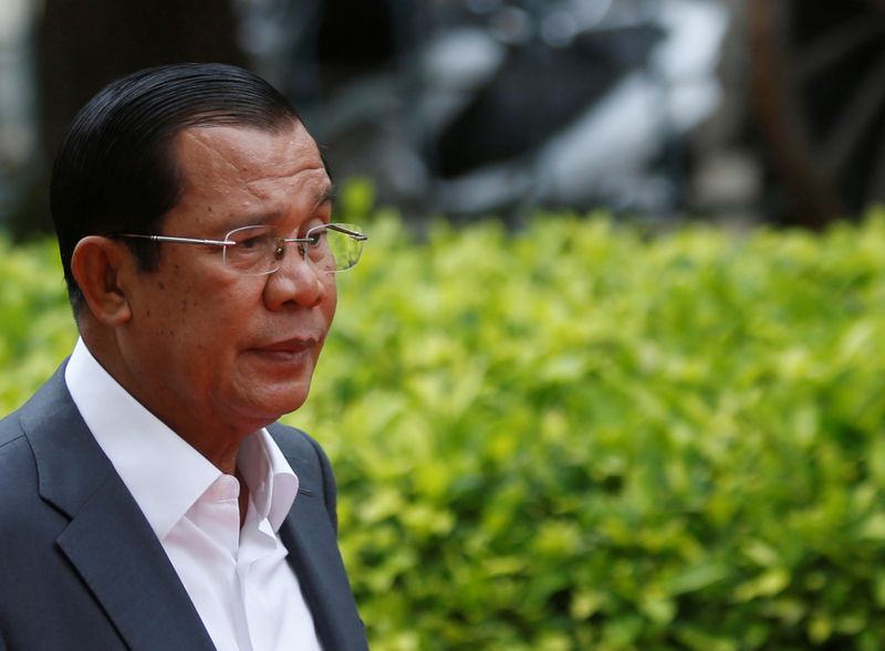 &copy; Reuters. Cambodia&apos;s Prime Minister Hun Sen arrives to attend a World Teacher&apos;s Day event in Phnom Penh