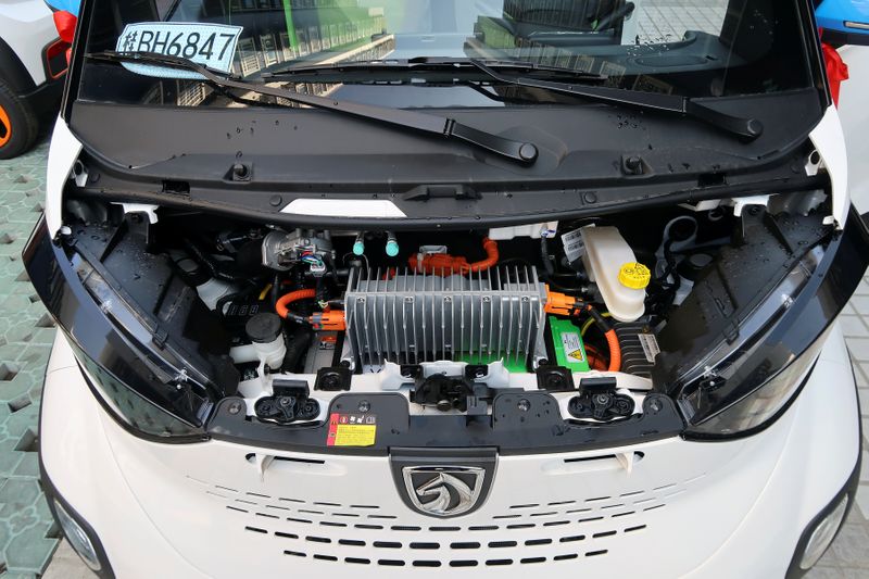 &copy; Reuters. FOTO DE ARCHIVO: Un coche Baojun E100 con batería totalmente eléctrica en Liuzhou, Región Autónoma de Guangxi Zhuang, China, el 8 de noviembre de 2017