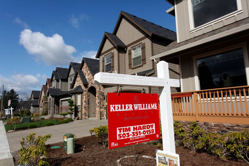 &copy; Reuters. Homes are seen for sale in the northwest area of Portland