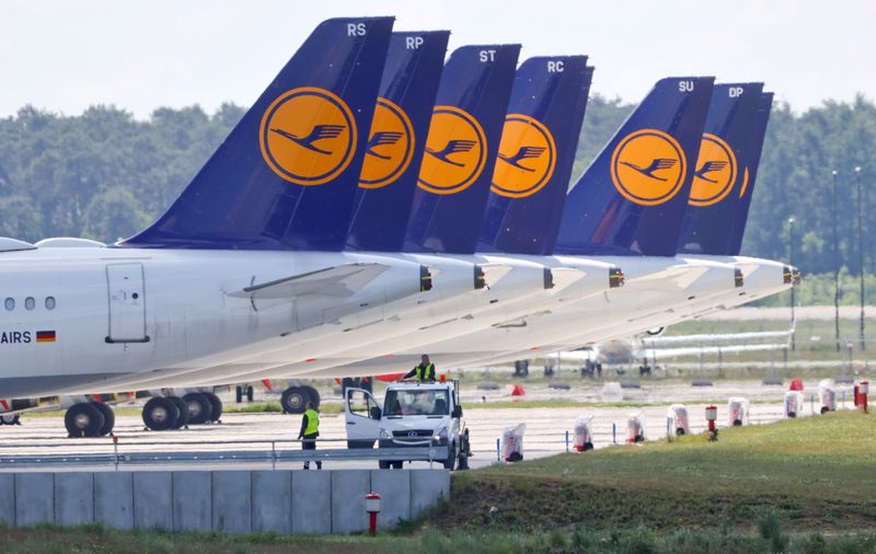 &copy; Reuters. BERLIN S&apos;ENTRETIENT AVEC LE PREMIER ACTIONNAIRE DE LUFTHANSA