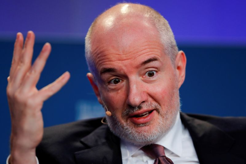 © Reuters. FILE PHOTO: Emmanuel Roman CEO, PIMCO, speaks during the Milken Institute's 22nd annual Global Conference in Beverly Hills, California