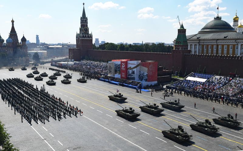 &copy; Reuters. ロシアで戦勝軍事パレード、改憲国民投票控え支持押し上げ狙い