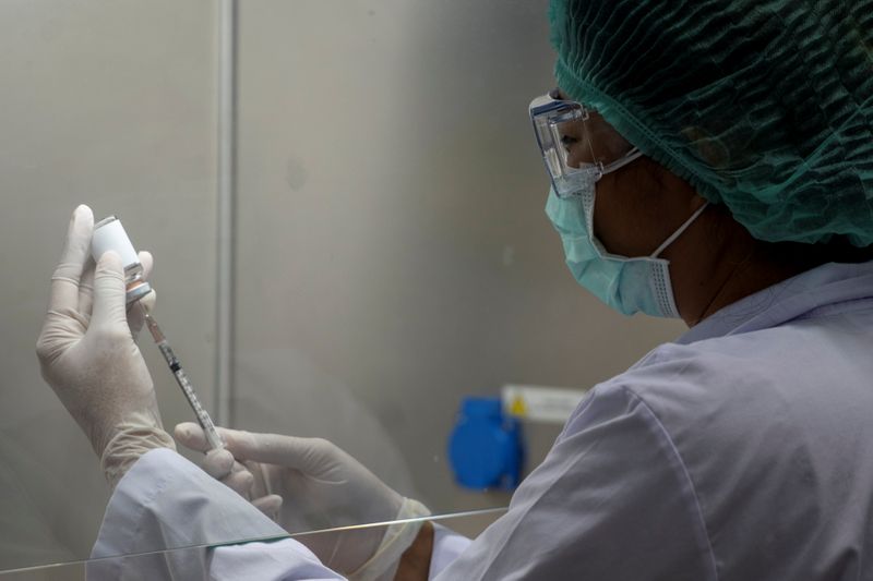 &copy; Reuters. 中国、新たな新型コロナワクチンの治験開始を承認