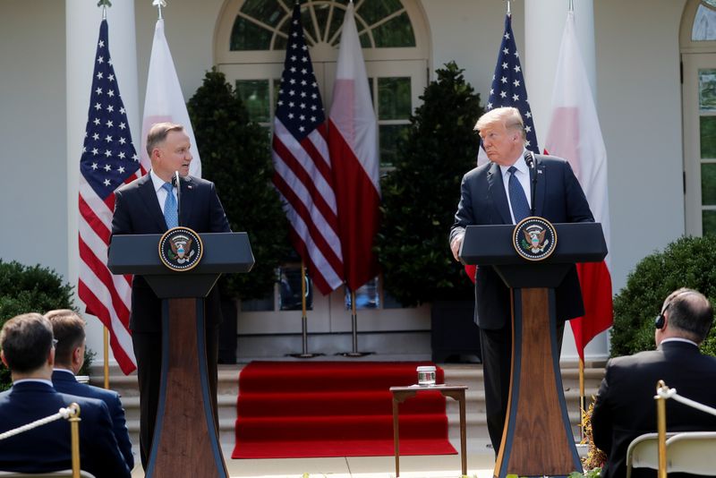 © Reuters. ترامب يقول إنه سيوقع اتفاقا للتعاون الدفاعي مع بولندا