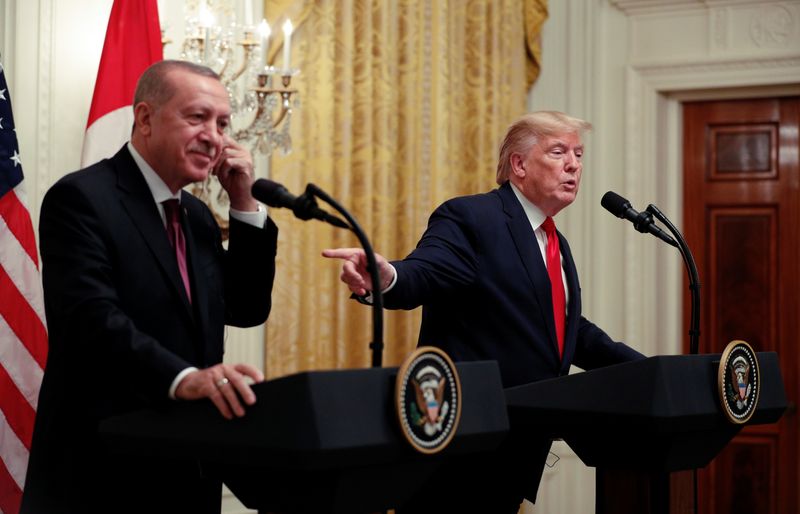 &copy; Reuters. U.S. President Donald Trump and Turkey&apos;s President Tayyip Erdogan hold a joint news conference at the White House in Washington