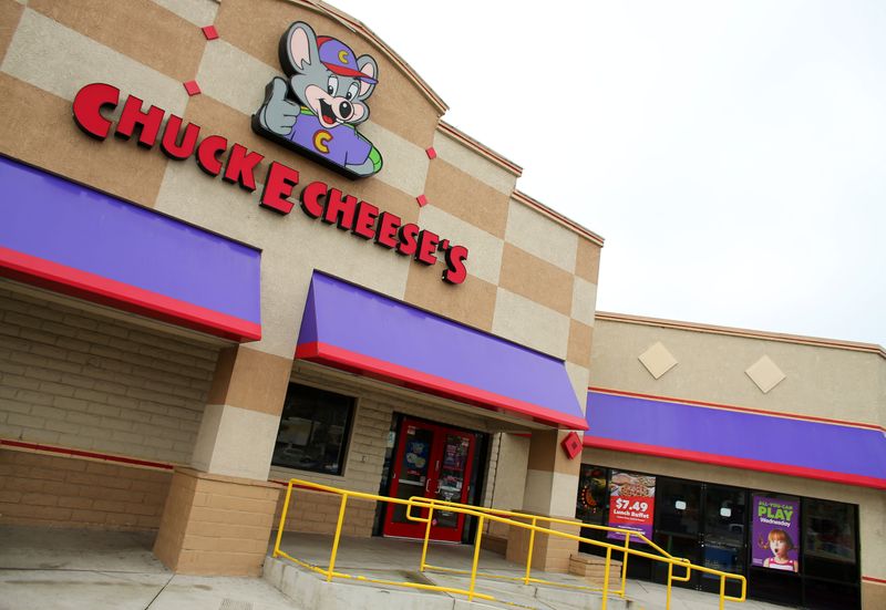 © Reuters. A Chuck E. Cheese restaurant is pictured in Oceanside