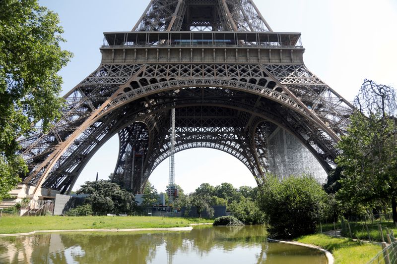 © Reuters. Torre Eiffel, em Paris