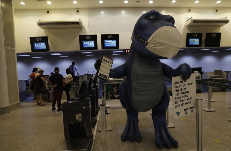 © Reuters. Check-in da Azul no aeroporto Santos Dumont, RJ