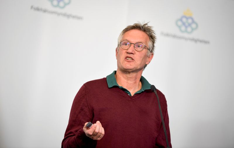 &copy; Reuters. FILE PHOTO: Anders Tegnell, the state epidemiologist of the Public Health Agency of Sweden speaks during a news conference about the daily update on the coronavirus disease (COVID-19) situation, in Stockholm