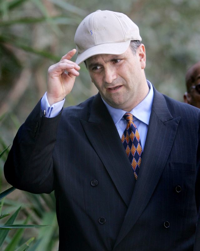 © Reuters. FILE PHOTO: Former lobbyist Abramoff  walks outside courthouse in Miami