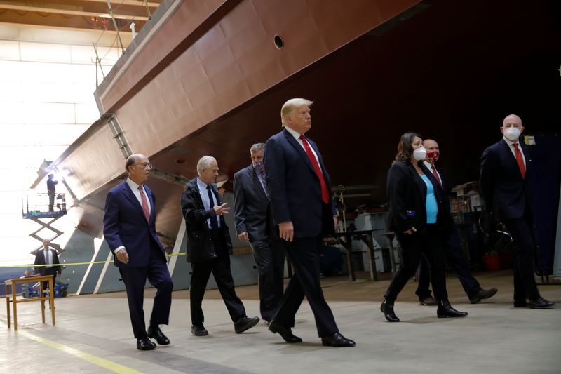 © Reuters. U.S. President Trump visits Fincantieri Marinette Marine in Marinette, Wisconsin