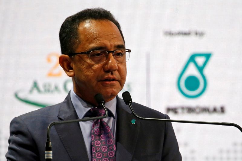 &copy; Reuters. FILE PHOTO: Petronas CEO Wan Zulkiflee Wan Ariffin speaks during the opening ceremony of the 20th Asia Oil &amp; Gas Conference in Kuala Lumpur