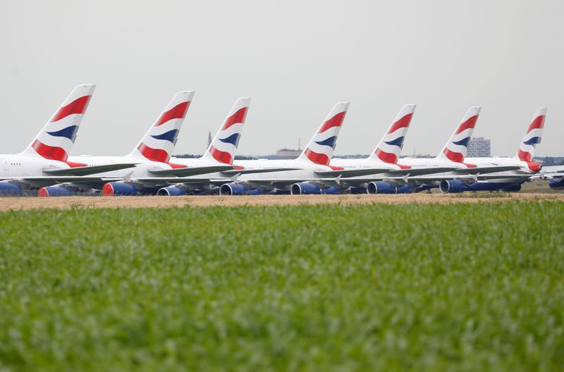 &copy; Reuters. FILE PHOTO: Airplanes at Chateauroux airport in France