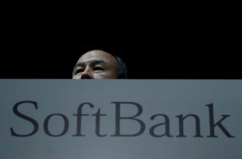 © Reuters. FILE PHOTO: Japan's SoftBank Group Corp Chief Executive Masayoshi Son attends a news conference in Tokyo