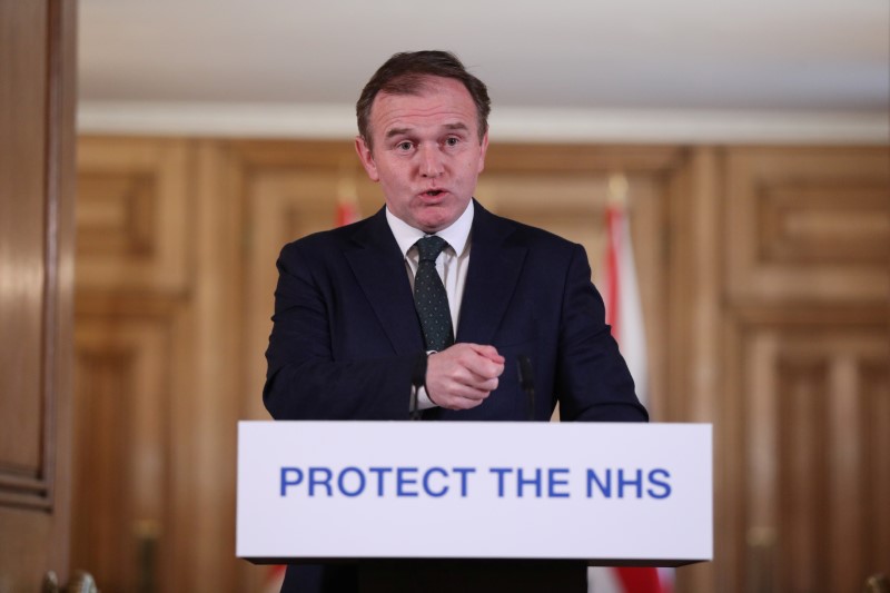 &copy; Reuters. وزير: بريطانيا تستعد لتخفيف إجراءات الحجر الصحي لمسافرين