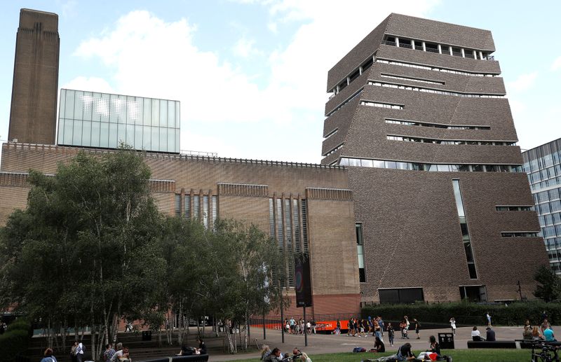 &copy; Reuters. The Tate Modern, including the 10th-floor viewing platform from where a six-year-old child was reportedly thrown, is seen in London