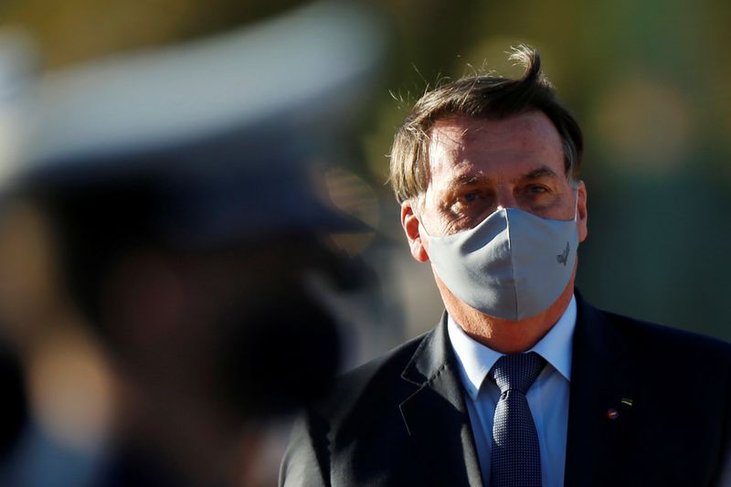 © Reuters. Presidente Jair Bolsonaro participa de cerimônia em Brasília