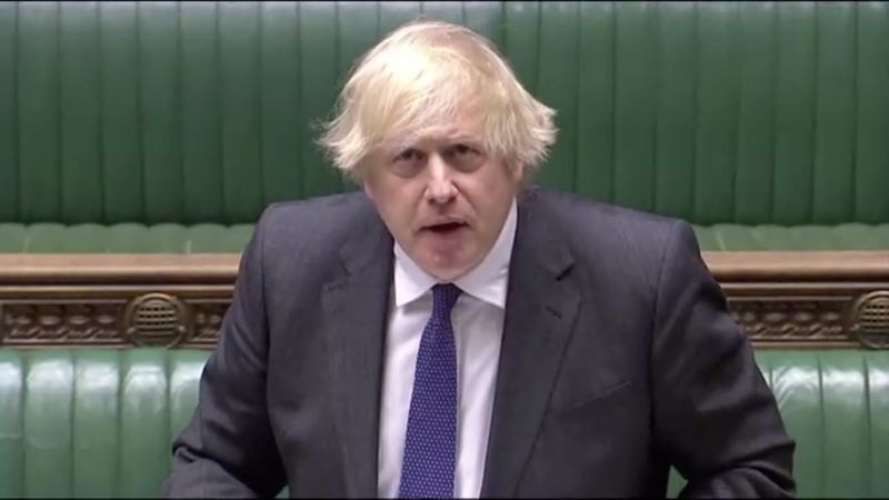 &copy; Reuters. El primer ministro británico Boris Johnson habla durante el debate semanal del turno de preguntas en el Parlamento, en Londres