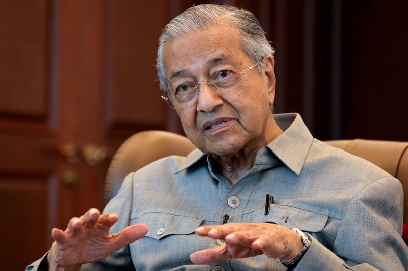© Reuters. مهاتير محمد يؤيد مرشحا جديدا لمنصب رئيس وزراء ماليزيا