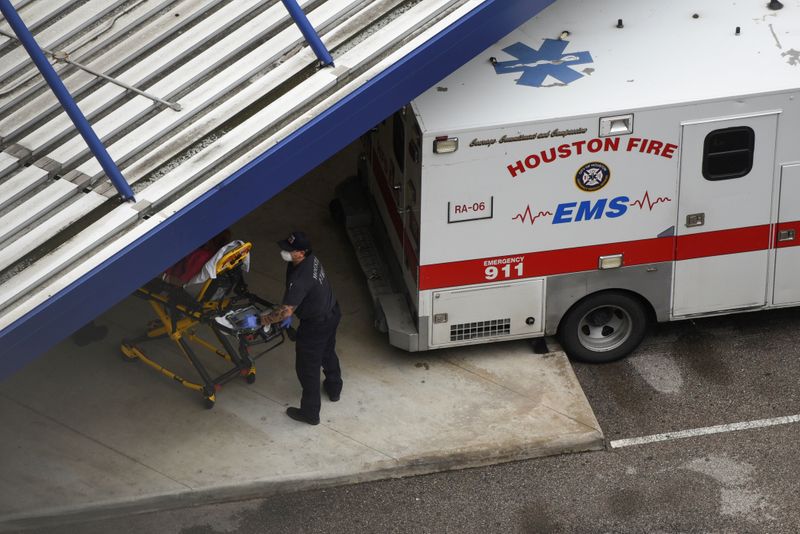 &copy; Reuters. FILE PHOTO: Texas faces rising coronavirus cases