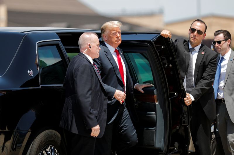 &copy; Reuters. El presidente Trump sale de Washington para viajar a Wisconsin desde la Base Andrews en Maryland