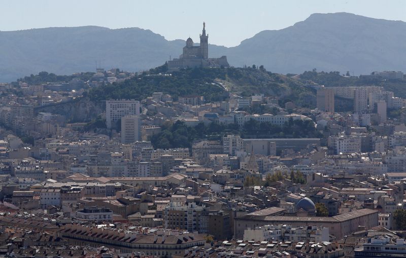 &copy; Reuters. FRANCE/MUNICIPALES: LA CANDIDATE DE L&apos;UNION DES GAUCHES L&apos;EMPORTERAIT À MARSEILLE, SELON UN SONDAGE