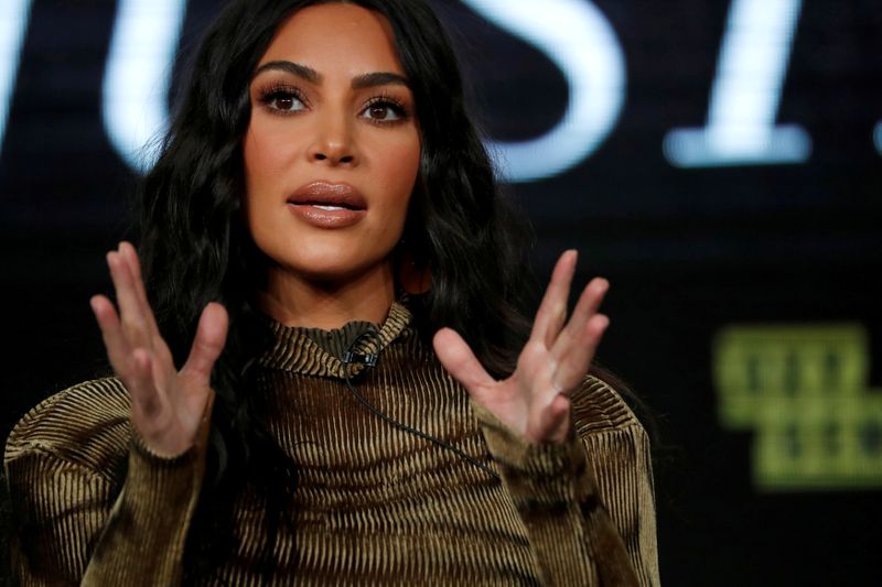 © Reuters. FOTO DE ARCHIVO: Kim Kardashian asiste a una presentación para el documental 