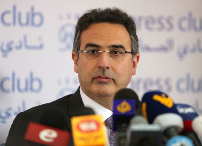 © Reuters. مسؤول لبناني مستقيل: لا أنعي مفاوضات صندوق النقد لكن يجب اتباع أداء مختلف