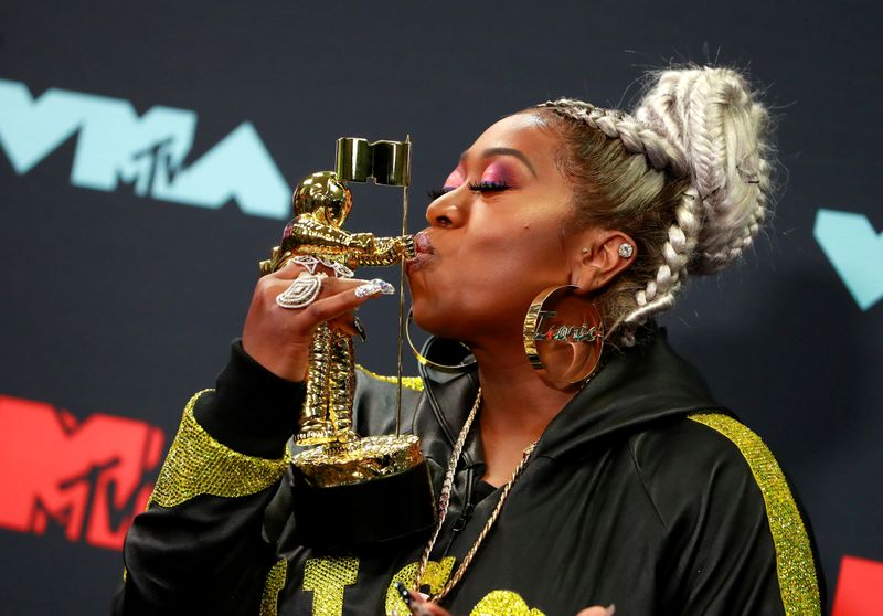 © Reuters. FILE PHOTO: 2019 MTV Video Music Awards - Photo Room - Prudential Center, Newark, New Jersey, U.S.