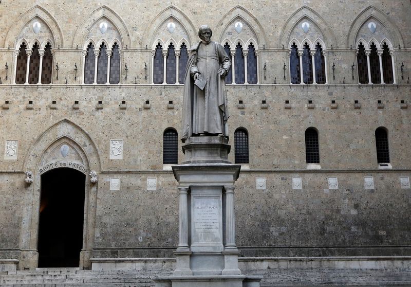 &copy; Reuters. FILE PHOTO: Monte Dei Paschi bank headquarters is pictured in Siena
