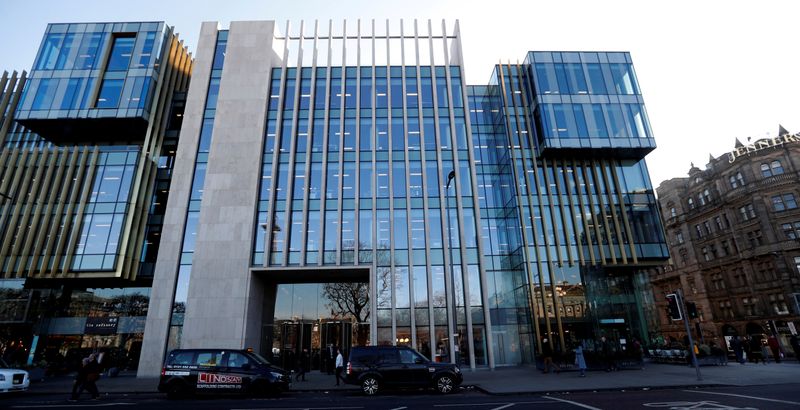 &copy; Reuters. FILE PHOTO: The offices of Standard Life Aberdeen in Saint Andrew Square Edinburgh, Scotland