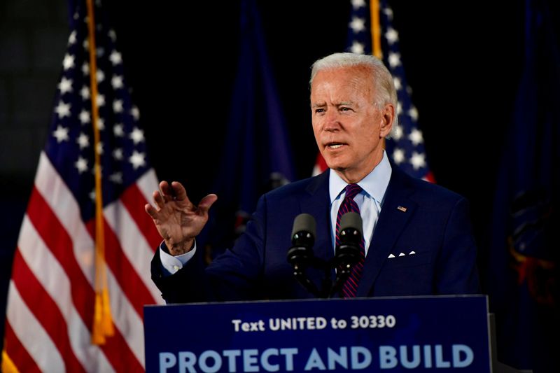 &copy; Reuters. FILE PHOTO: U.S. Democratic presidential candidate Joe Biden holds campaign event in Lancaster, Pennsylvania