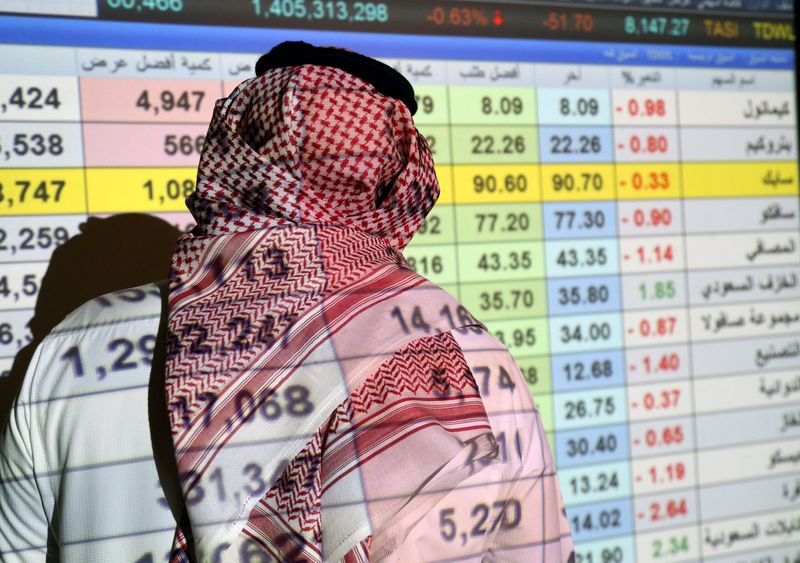 &copy; Reuters. البنوك تضغط على بورصة السعودية وهبوط معظم أسواق الخليج الرئيسية