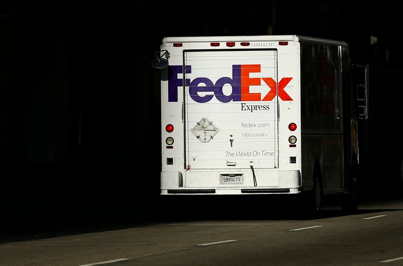 &copy; Reuters. A Federal Express truck on delivery is pictured in downtown Los Angeles