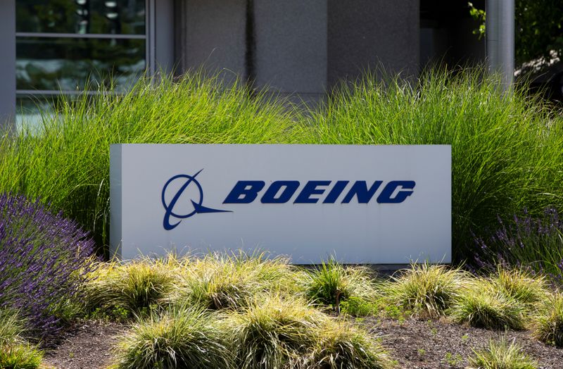 © Reuters. FILE PHOTO: Signage of The Boeing Company in Seattle