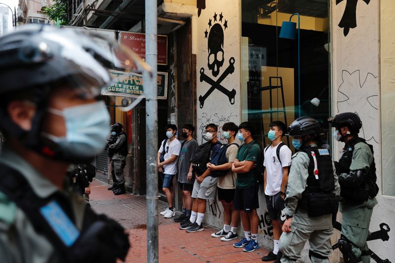 © Reuters. أول حالة اعتقال في هونج كونج بموجب قانون الأمن القومي الجديد