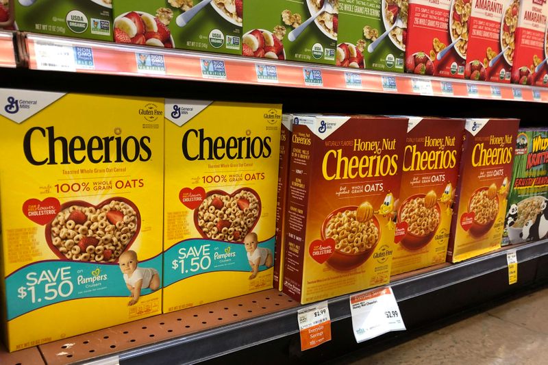 &copy; Reuters. FILE PHOTO: General Mills Inc&apos;s Cheerios and Honey Nut Cheerios are displayed on the shelf of a Whole Foods Market store in Venice