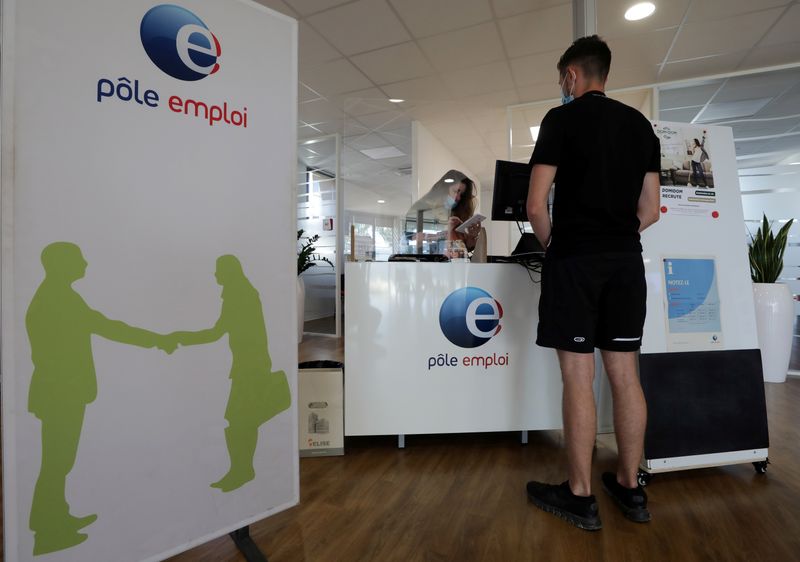 &copy; Reuters. A National Agency for Employment (Pole Emploi) office in Antibes