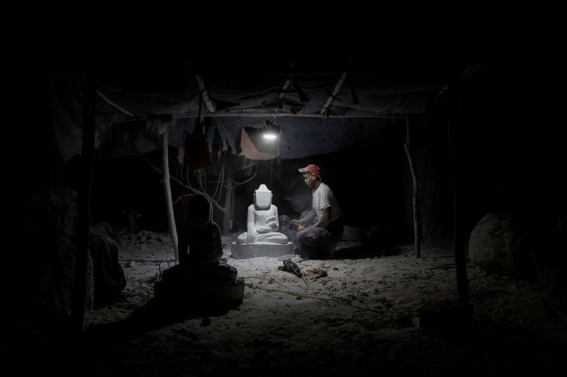 © Reuters. The Wider Image: From statues to toothpaste, the Myanmar village 'blessed' with marble bounty