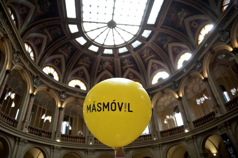 &copy; Reuters. FILE PHOTO: A balloon with the logo of  Masmovil is seen during its bourse debut in Madrid